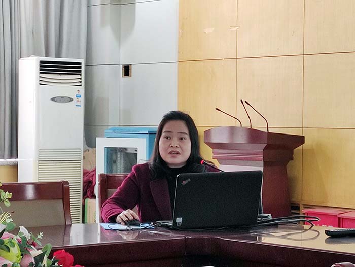 betway必威中文版官网举办《从疫情防控看制度优势》专题教育报告2.jpg