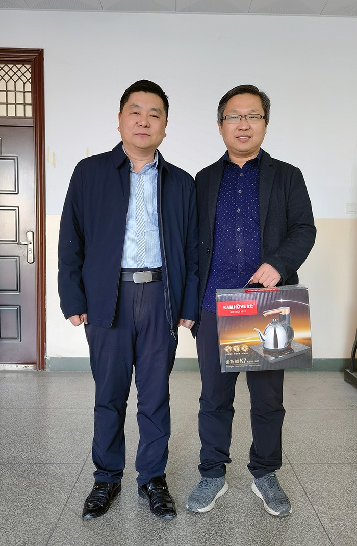 2021慰问挂职李天子.jpg